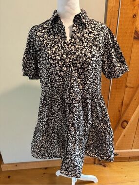 1.State Collared Button Down Black and White Floral Swing Dress, M